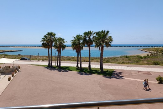 Sale - Piso -
Cubellas