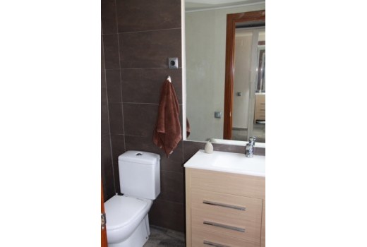 Sale - Adosado -
Barcelona