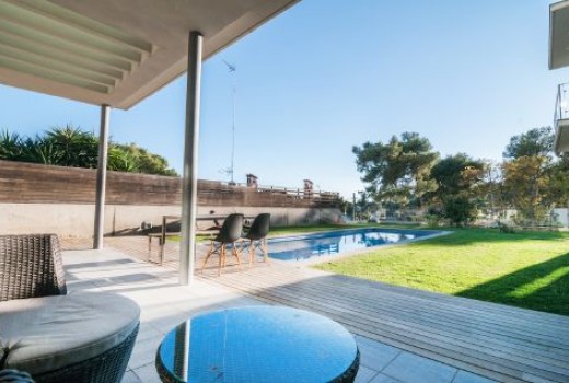 Sale - Chalet -
Castelldefels