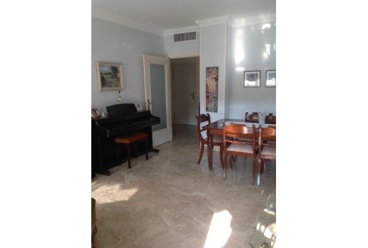 Sale - Piso -
Eixample