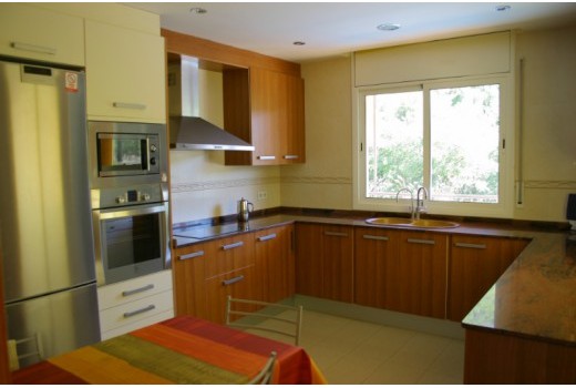 Sale - Chalet -
Barcelona