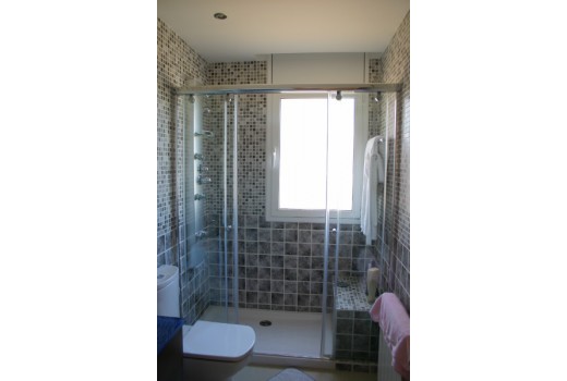 Sale - Chalet -
Barcelona