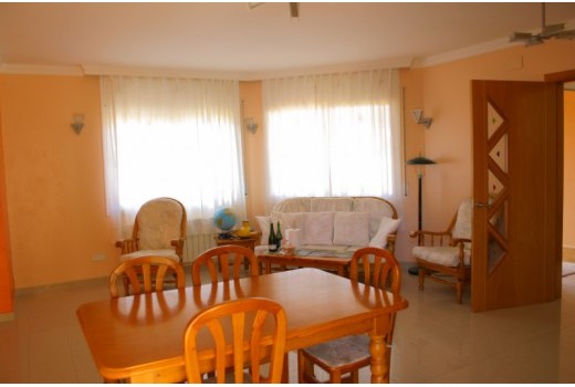 Sale - Chalet -
Barcelona