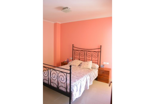 Sale - Chalet -
Barcelona