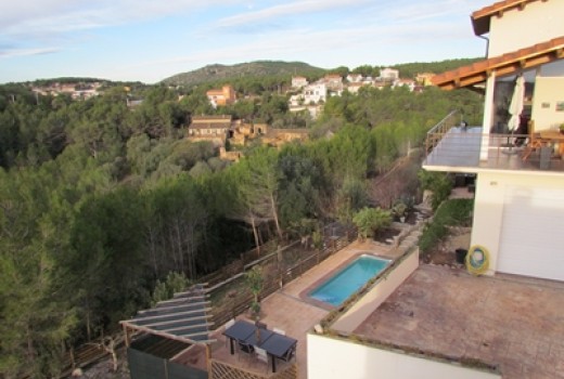 Sale - Chalet -
Barcelona