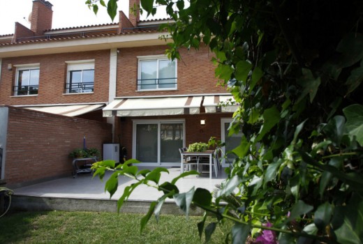 Sale - Adosado -
Gava