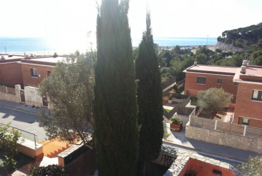 Sale - Adosado -
Castelldefels