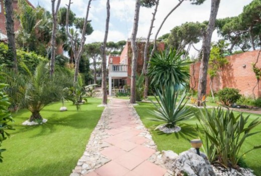 Sale - Chalet -
Castelldefels