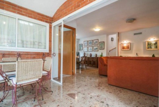 Sale - Chalet -
Castelldefels