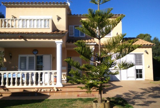 Venta - Chalet -
Coma Ruga