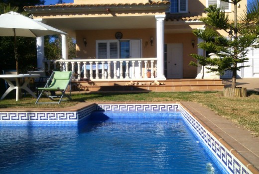 Venta - Chalet -
Coma Ruga