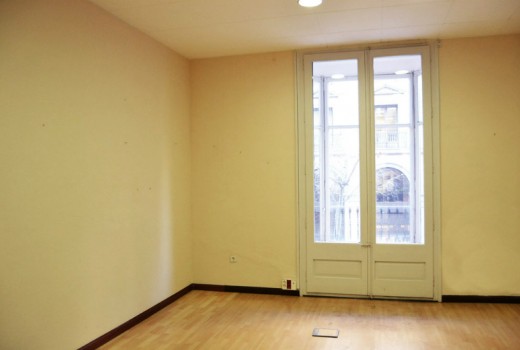 Sale - Piso -
Barcelona