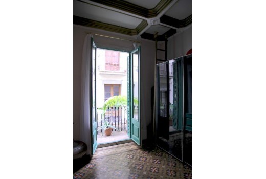 Sale - Piso -
Barcelona