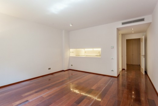 Sale - Piso -
Barcelona