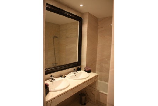 Sale - Piso -
Barcelona