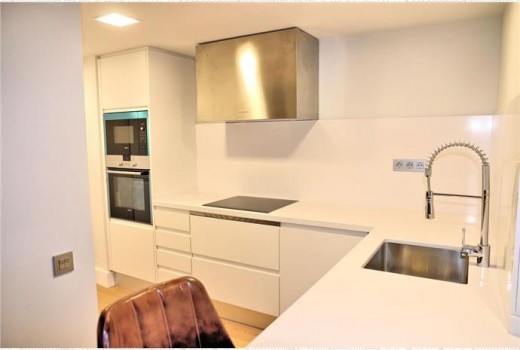 Sale - Piso -
Barcelona