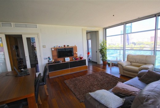 Sale - Piso -
Barcelona