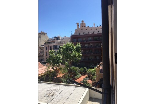 Sale - Piso -
Barcelona