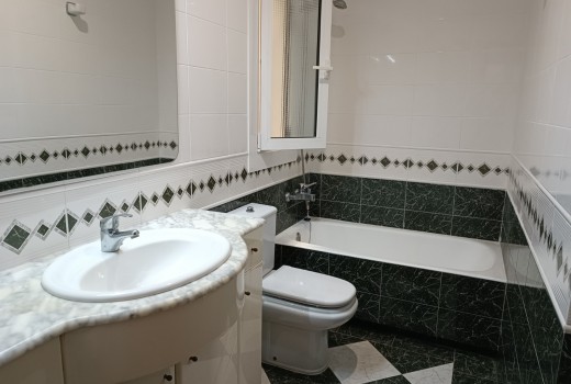 Sale - Piso -
Calafell