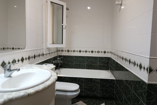 Sale - Piso -
Calafell