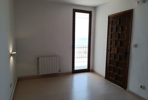 Sale - Piso -
Calafell