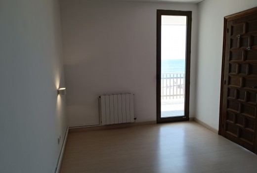 Sale - Piso -
Calafell