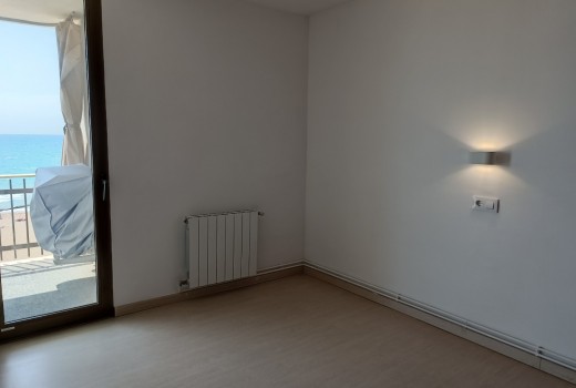 Sale - Piso -
Calafell