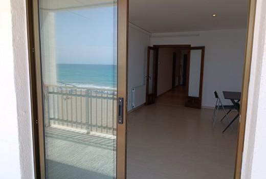 Sale - Piso -
Calafell