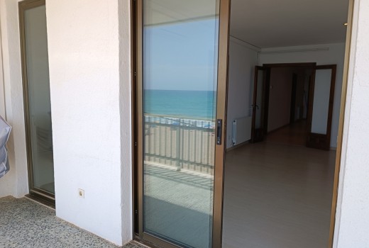 Sale - Piso -
Calafell