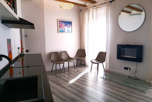 Sale - Piso -
Barcelona - El Gòtic