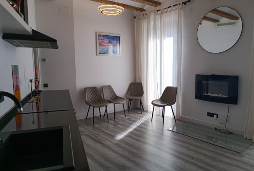 Sale - Piso -
Barcelona - El Gòtic