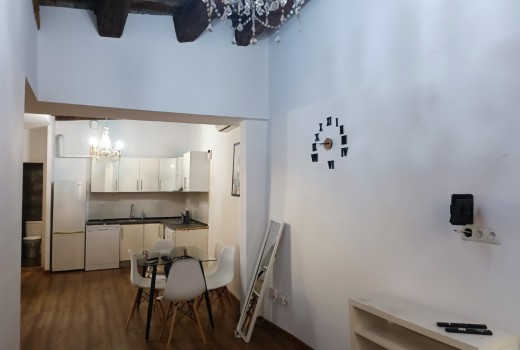 Sale - Piso -
Barcelona - El Gòtic