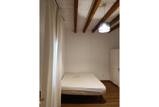 Sale - Piso -
Barcelona - El Gòtic