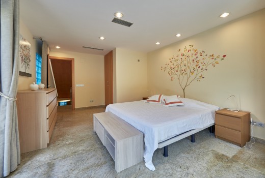 Sale - Chalet -
Cunit