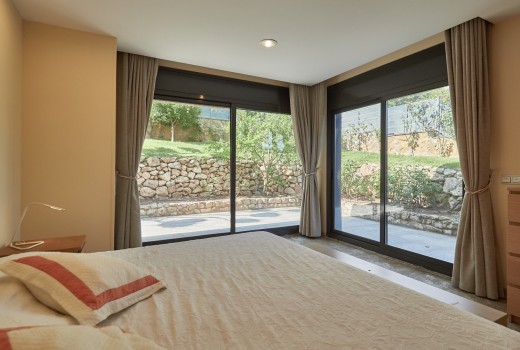 Sale - Chalet -
Cunit