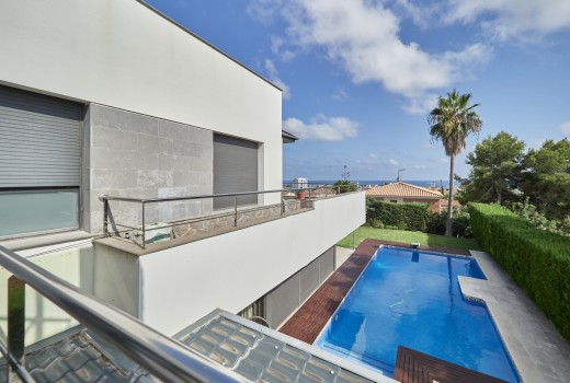 Sale - Chalet -
Cunit