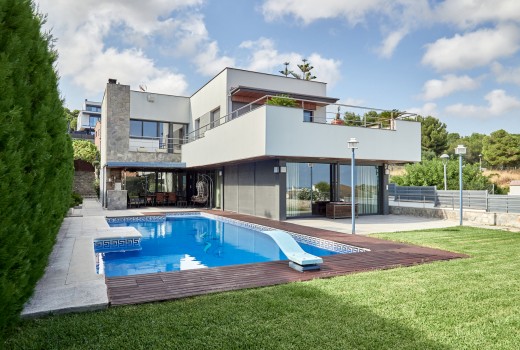 Sale - Chalet -
Cunit
