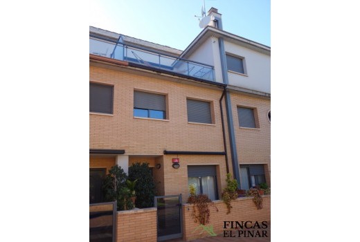 Venta - Adosado -
Gava