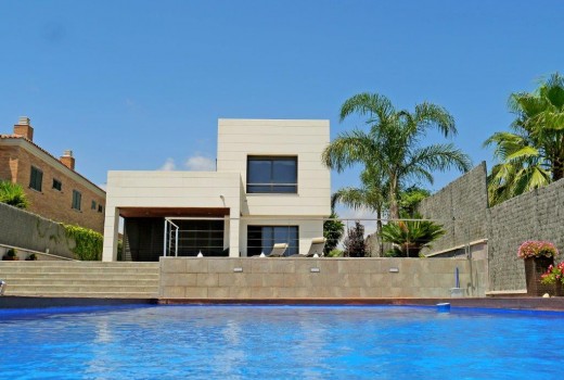 Sale - Chalet -
Coma Ruga