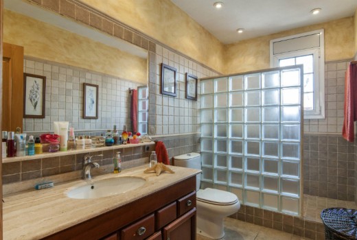 Venta - Chalet -
Castelldefels