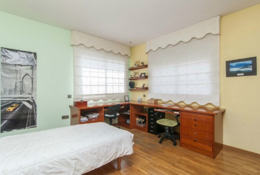 Venta - Chalet -
Castelldefels