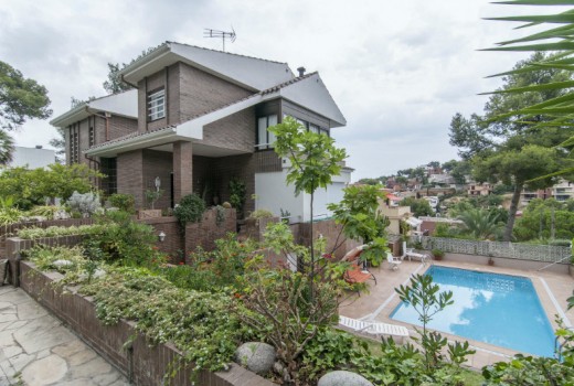 Sale - Chalet -
Castelldefels