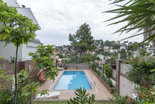 Sale - Chalet -
Castelldefels