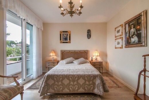 Sale - Chalet -
Castelldefels