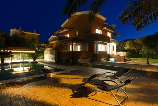 Sale - Chalet -
Gava