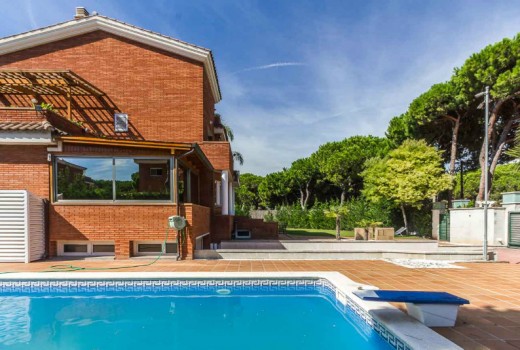 Sale - Chalet -
Gava