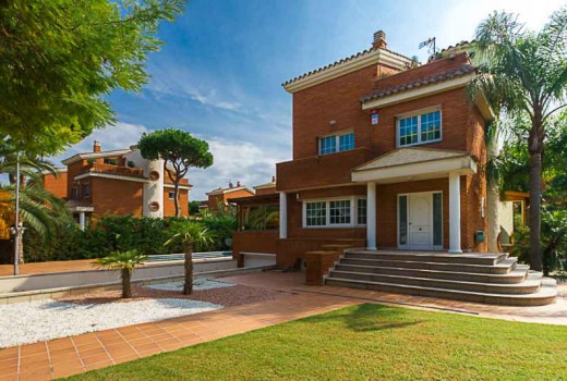 Sale - Chalet -
Gava