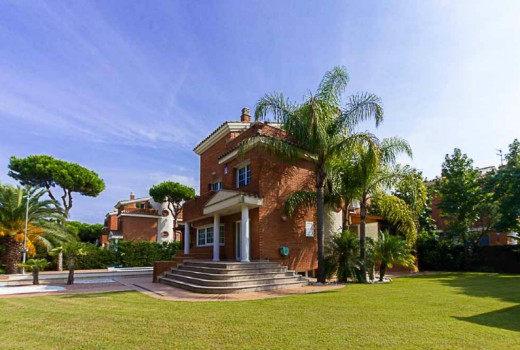 Sale - Chalet -
Gava